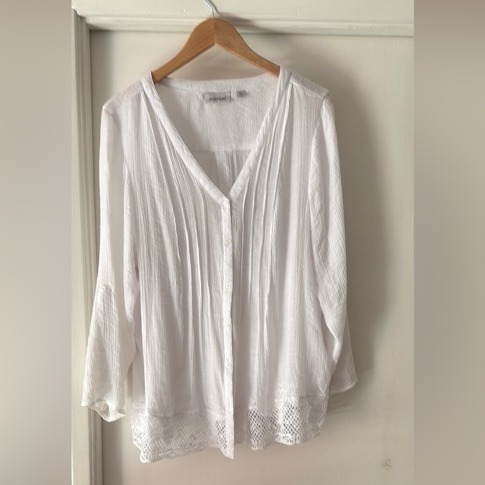 Avenue Ivory Textured Blouse Size 18